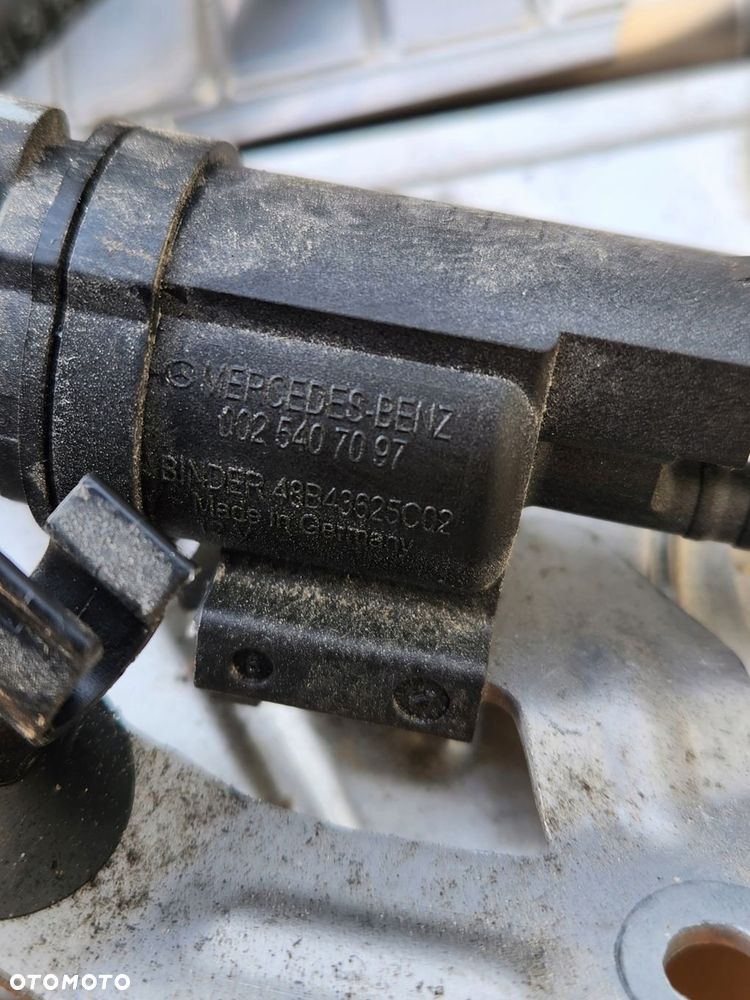 chłodnica spalin zawór egr kompletna mercedes 6541404301 a6541407500 w213 - 6