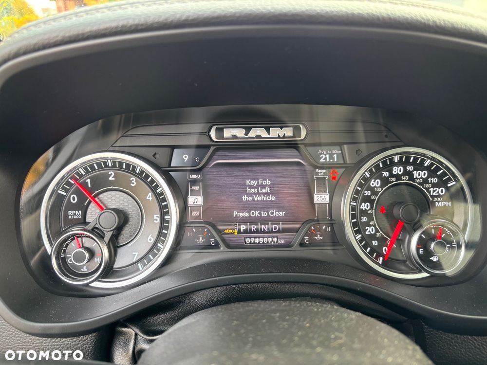 RAM 1500 Quad Cab Laramie - 30