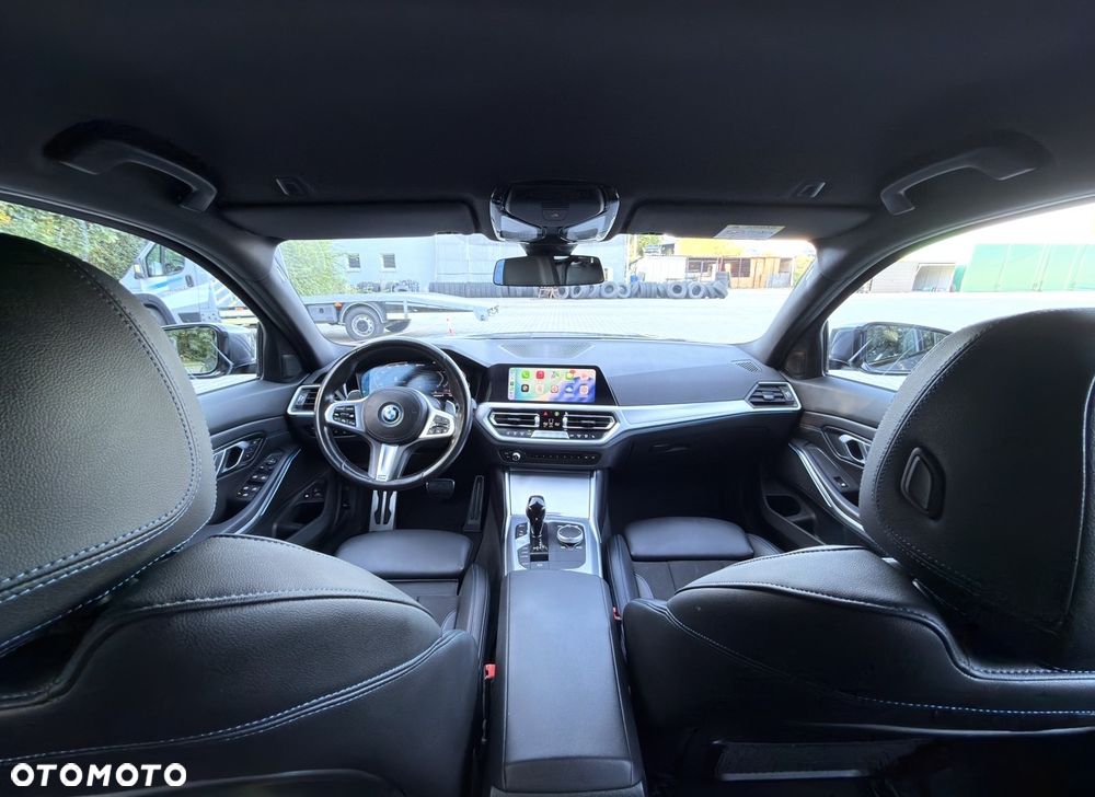 BMW Seria 3 330e xDrive M Sport - 34