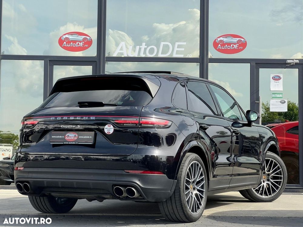Porsche Cayenne - 4