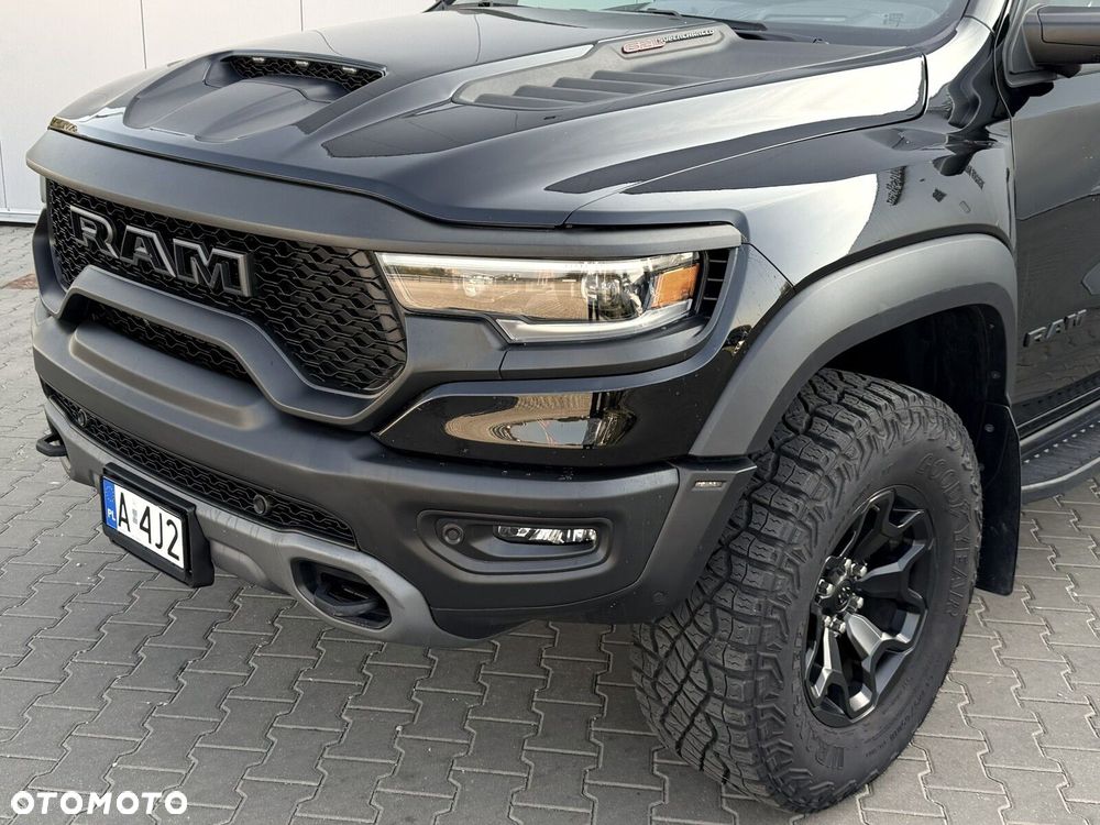 Dodge RAM - 12
