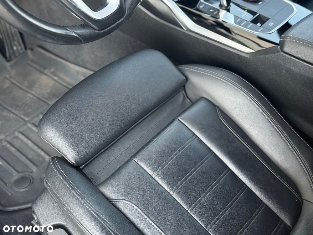 BMW Seria 3 320d Edition Luxury Line Purity - 25