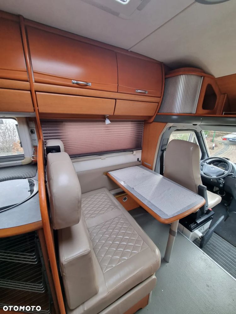 Mercedes-Benz 316 - 13