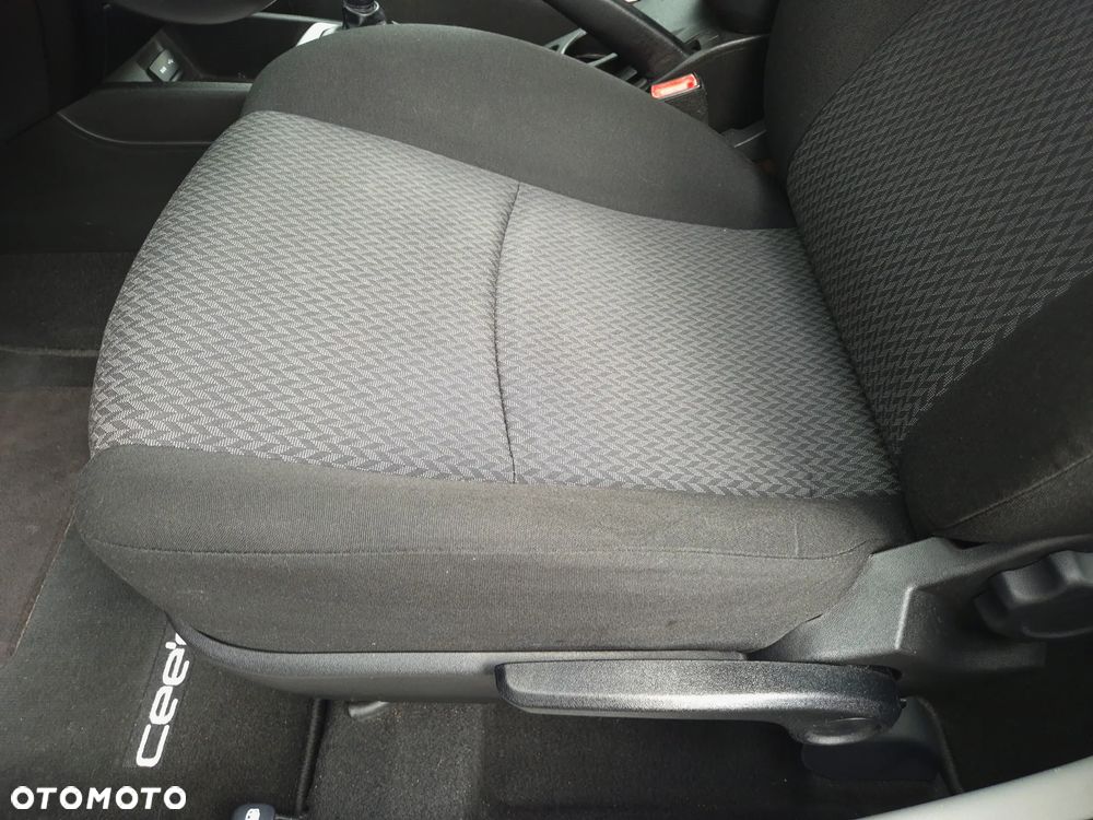 Kia Ceed 1.6 CVVT EX - 17