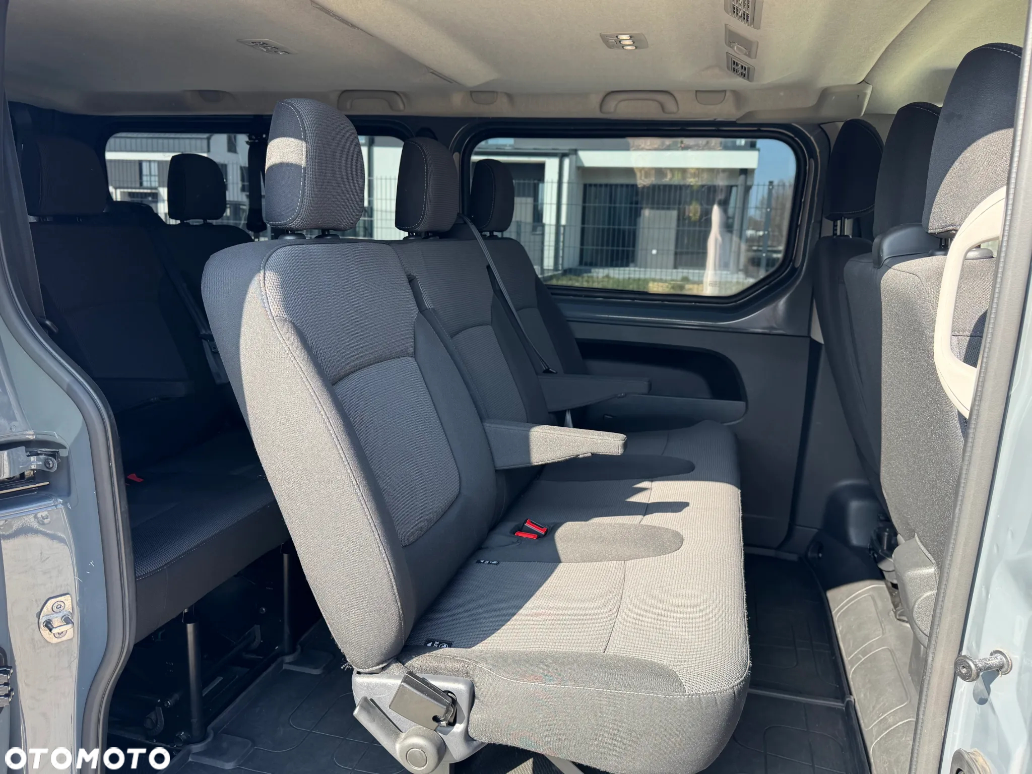 Renault Trafic - 16