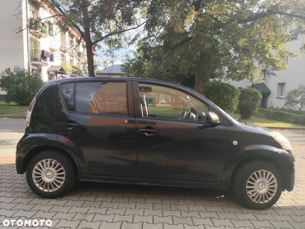 Daihatsu Sirion 1.3 - 3