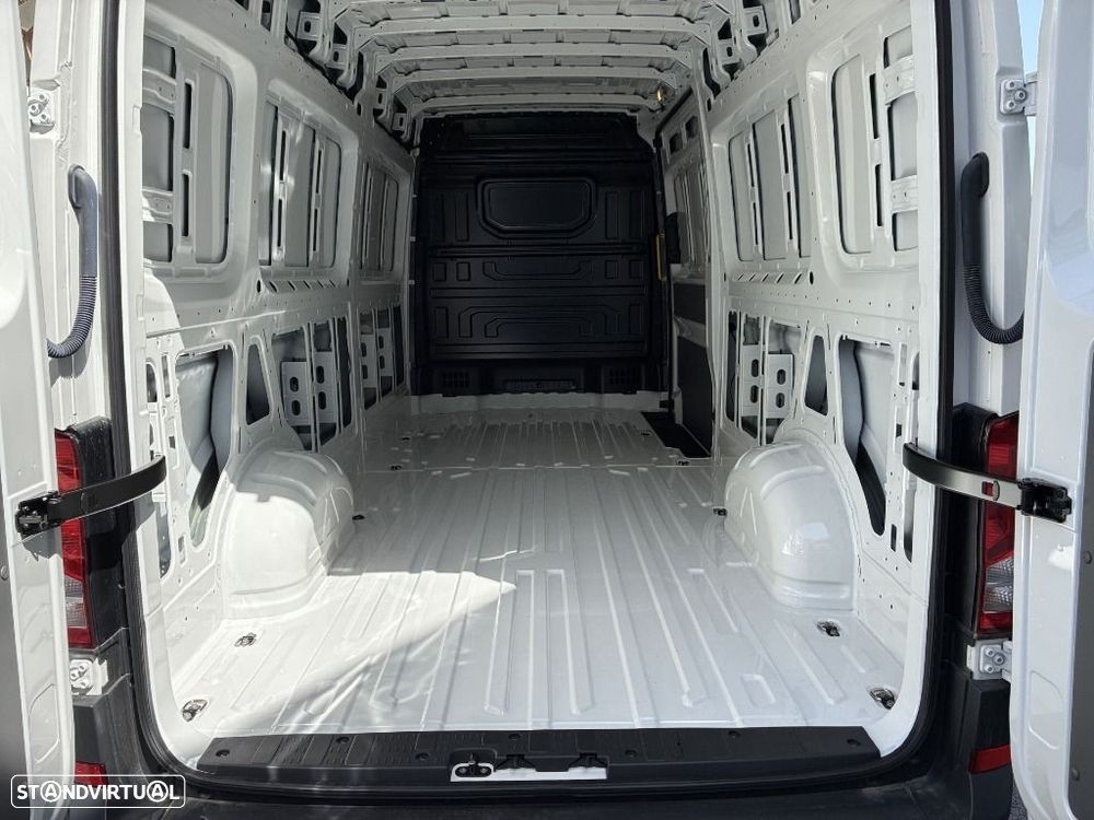 VW Crafter Kombi 19- 35 2.0 TDI L4H3 NET 3L - 10