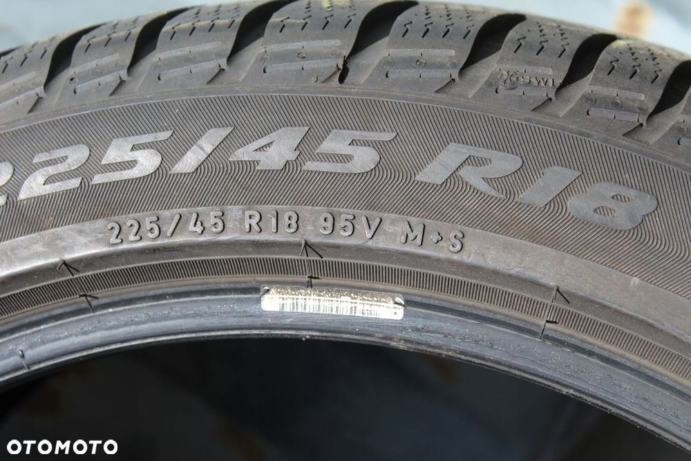 2x 225/45R18 PIRELLI WINTER SOTTOZERO 3 95V 21r 6,5mm - 5