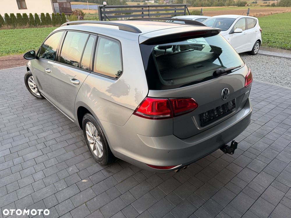 Volkswagen Golf - 10