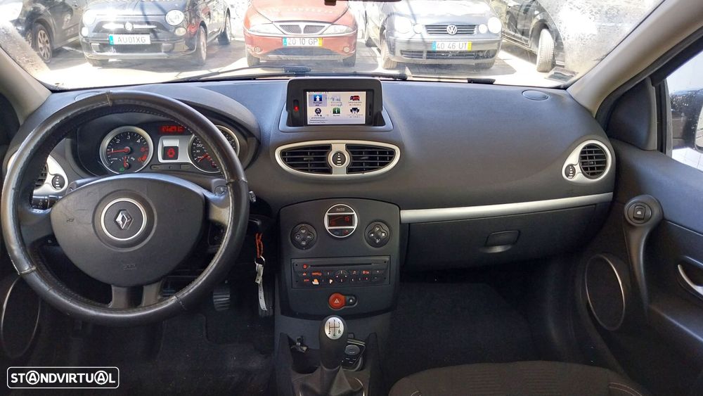 Renault Clio 1.5 dCi Dynamique S - 15