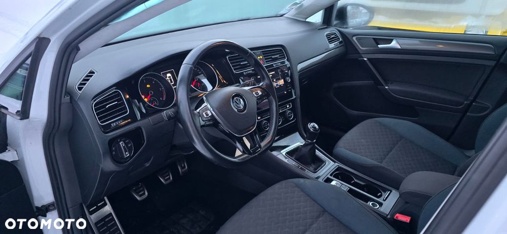 Volkswagen Golf 1.6 TDI SCR IQ.DRIVE - 37