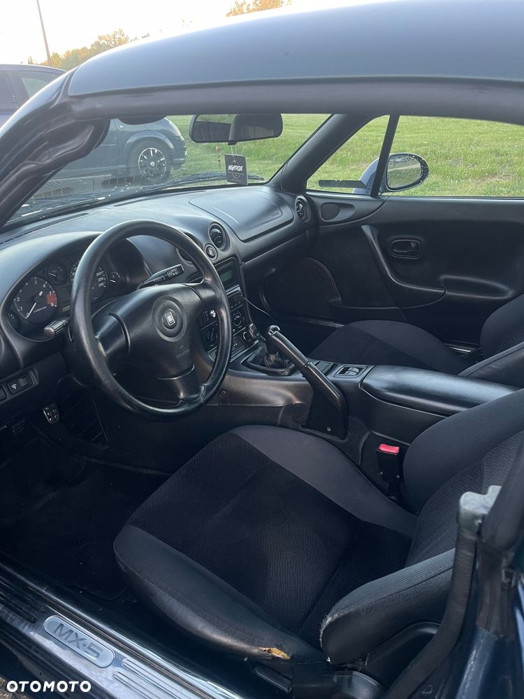 Mazda MX-5 1.6i 16V - 10
