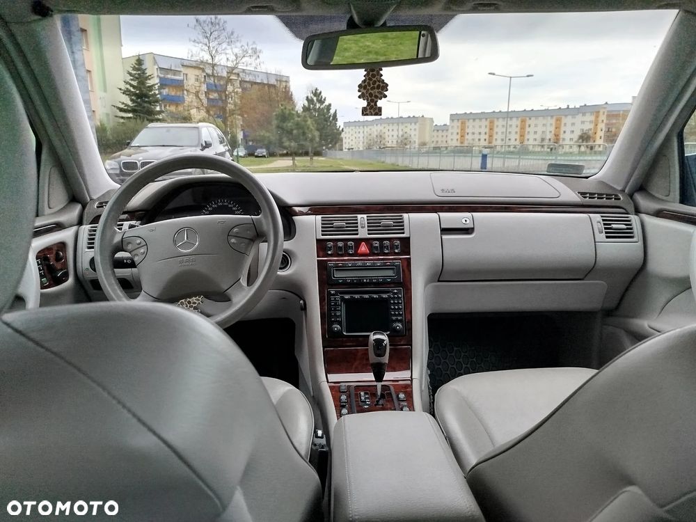 Mercedes-Benz Klasa E 320 T Elegance - 7