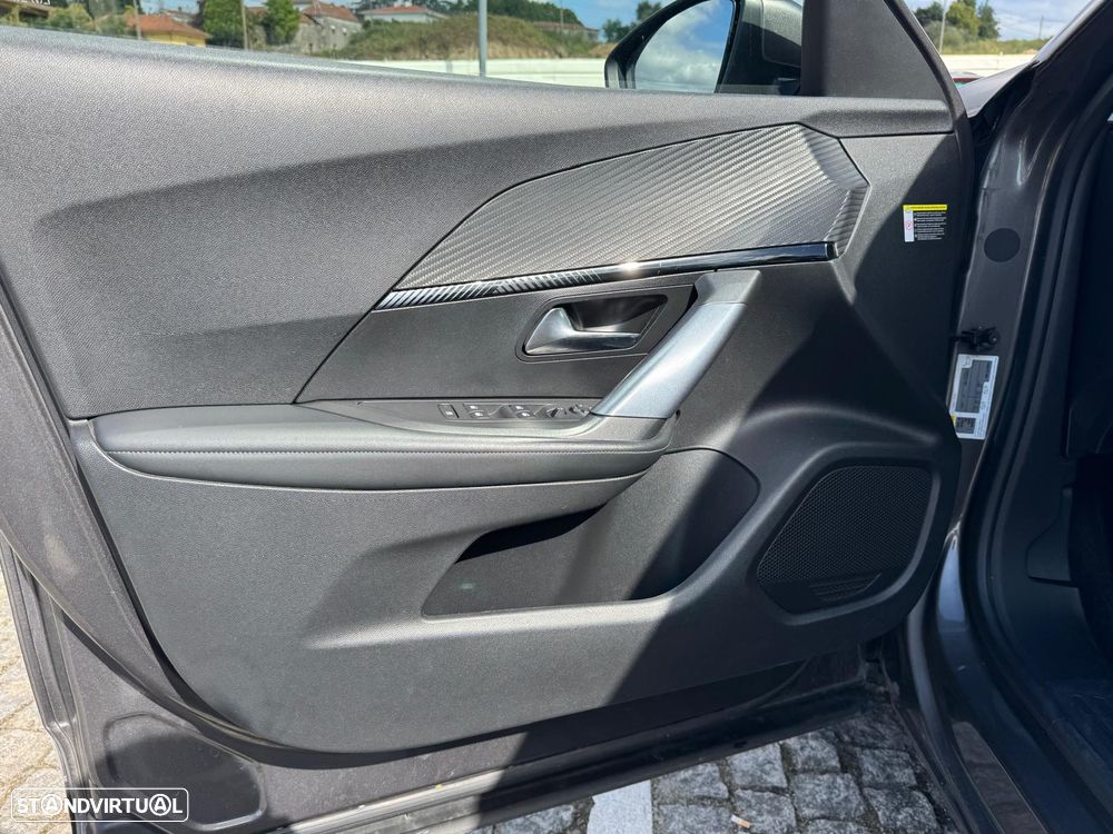 Peugeot 2008 PureTech 130 EAT8 Allure - 7