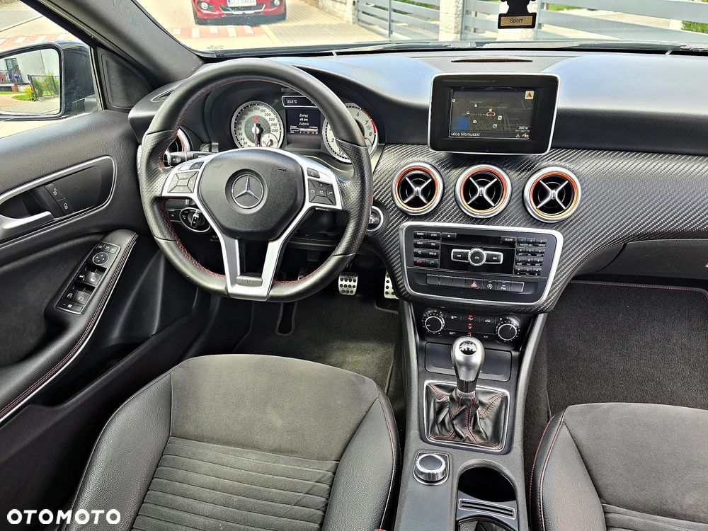 Mercedes-Benz Klasa A 180 (BlueEFFICIENCY) AMG Sport - 30