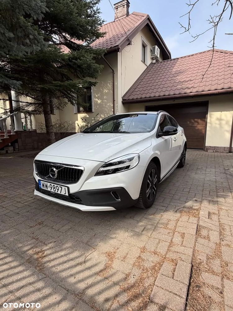Volvo V40 Cross Country D2 Drive-E Momentum - 1