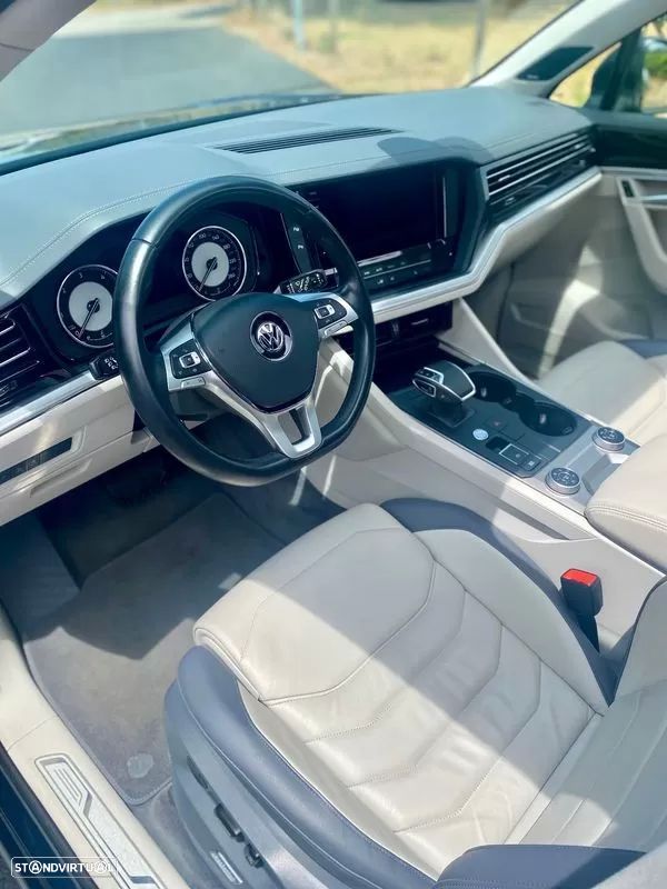 VW Touareg 3.0 TDI V6 Elegance Plus - 8