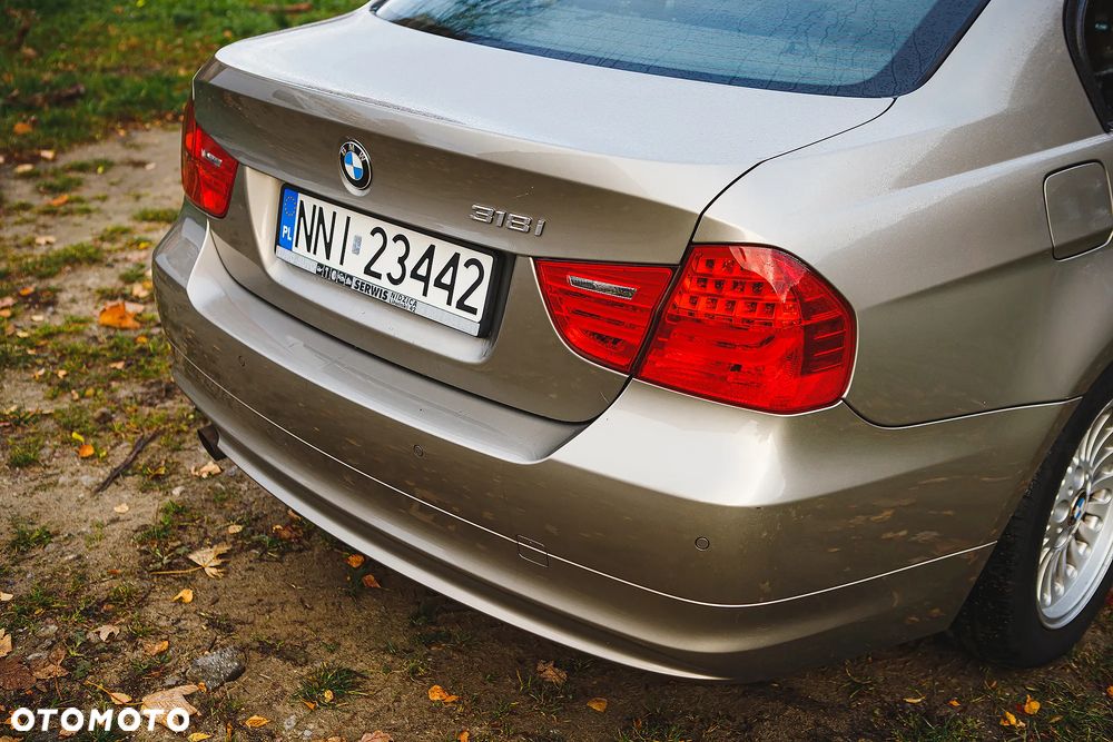 BMW Seria 3 318i - 9