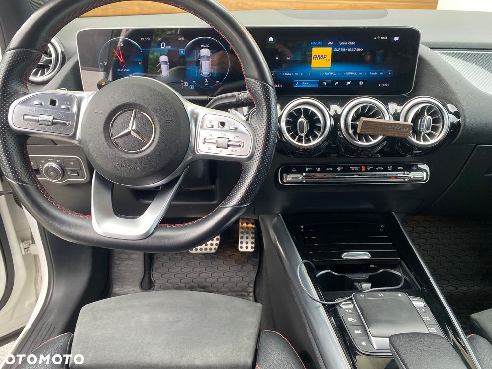 Mercedes-Benz GLA 250 4-Matic AMG Line - 16
