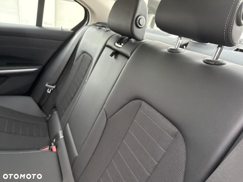 BMW Seria 3 - 21