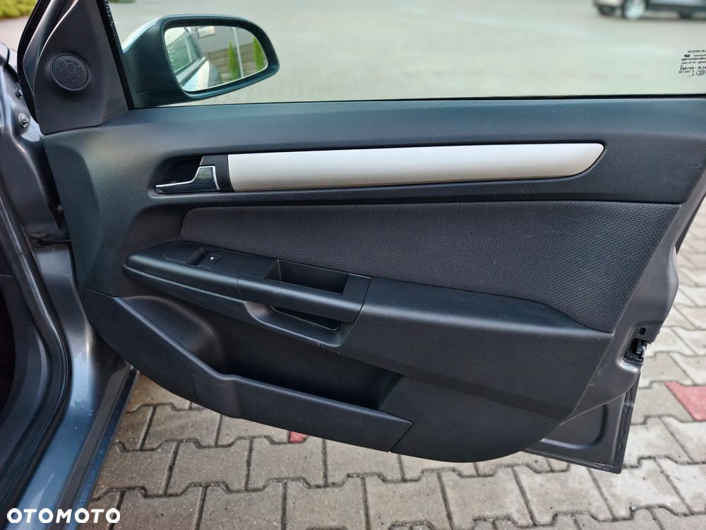 Opel Astra 1.6 Essentia - 17