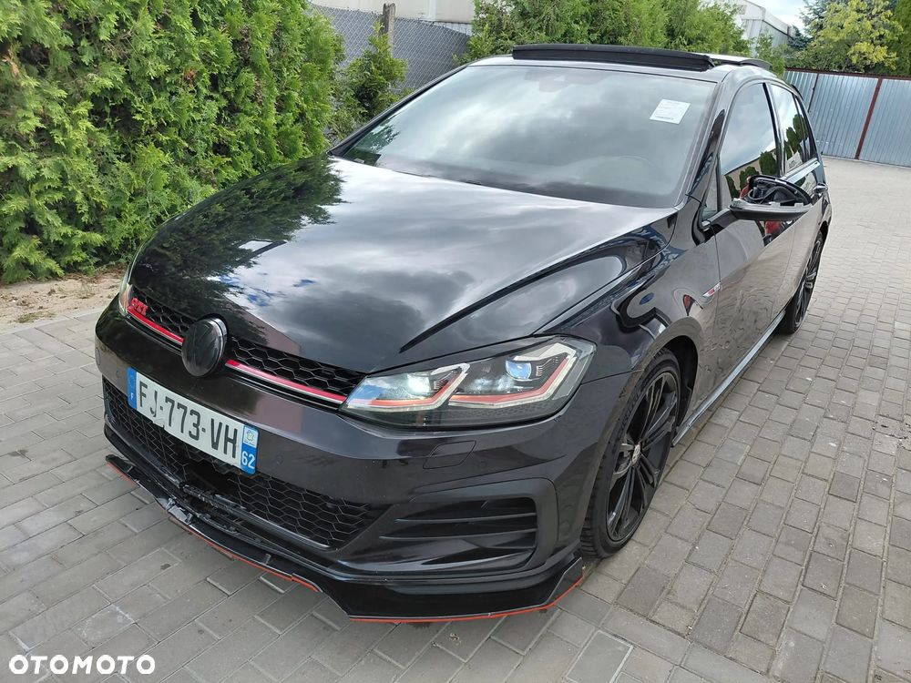 Volkswagen Golf - 2