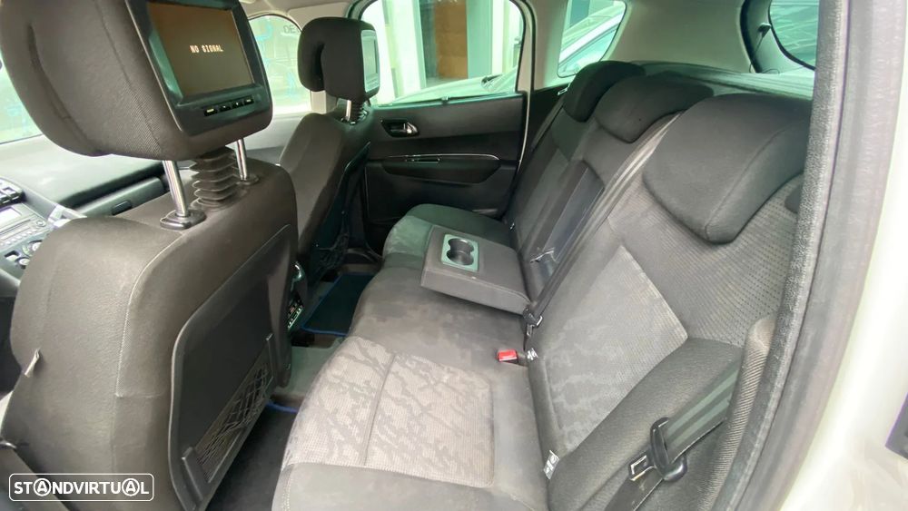 Peugeot 3008 1.6 HDi Executive CMP6 - 28