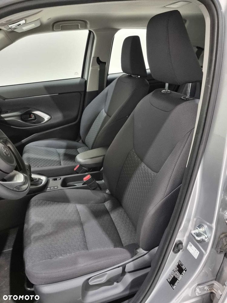 Toyota Yaris Cross - 16