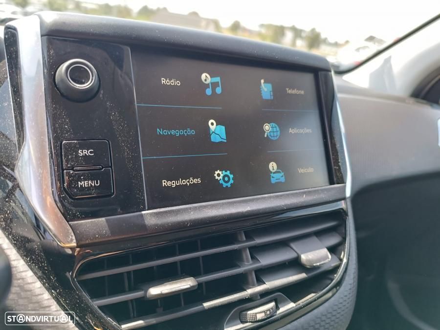 Peugeot 2008 1.5 BlueHDi Signature - 15