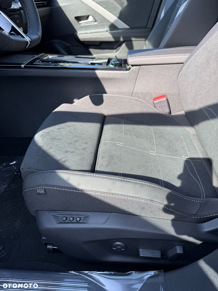 Opel Astra 1.2 T mHEV GS S&S eDTC - 12