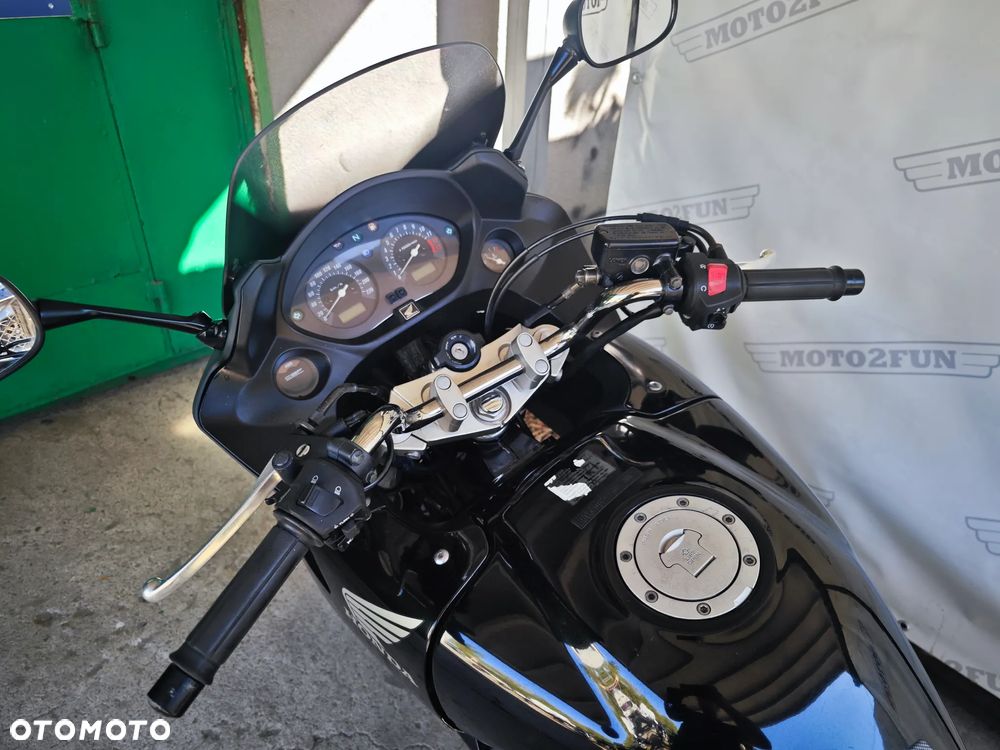 Honda CBF - 10