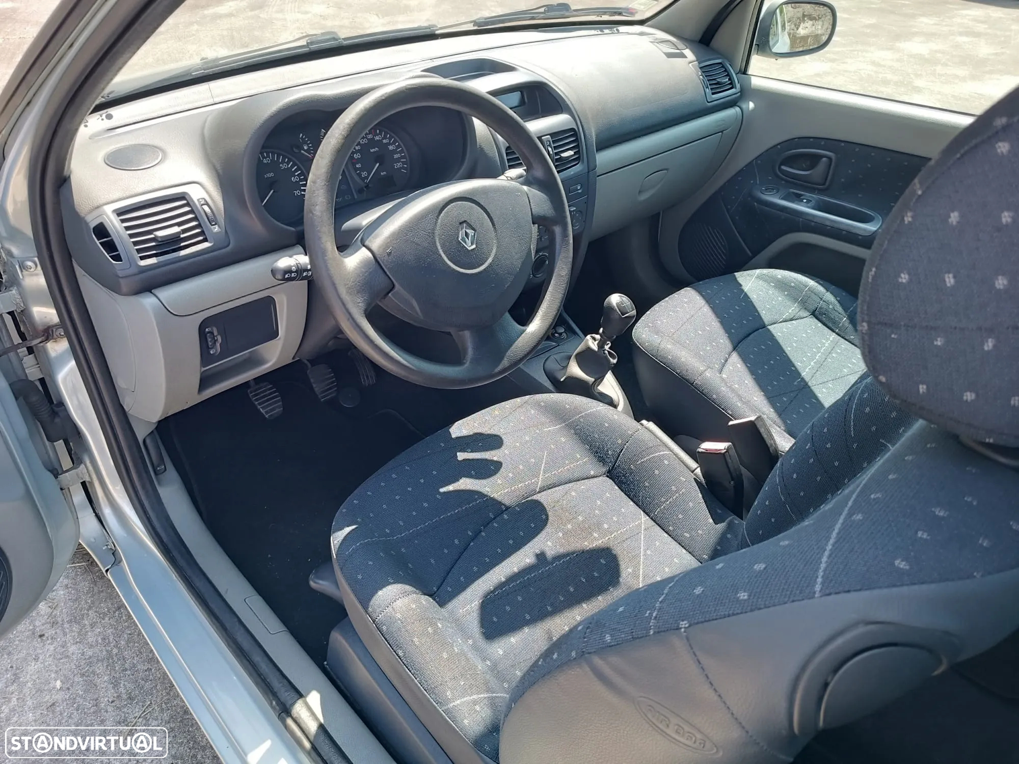 Renault Clio 1.2 16V Dynamique - 10