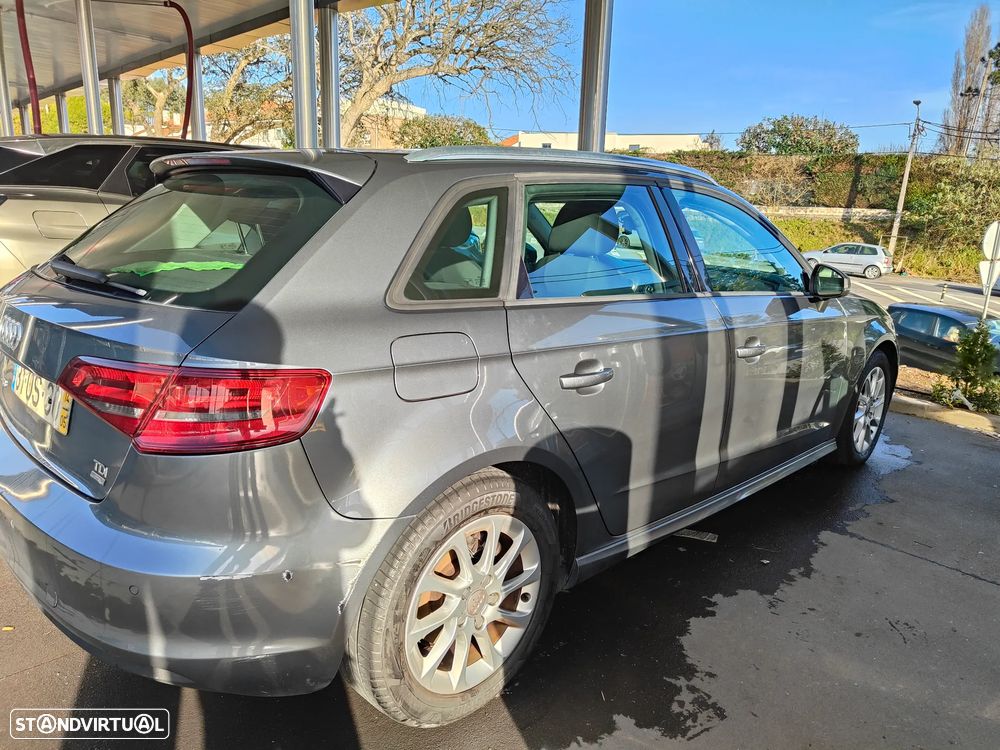 Audi A3 Sportback 1.6 TDI Attraction - 4