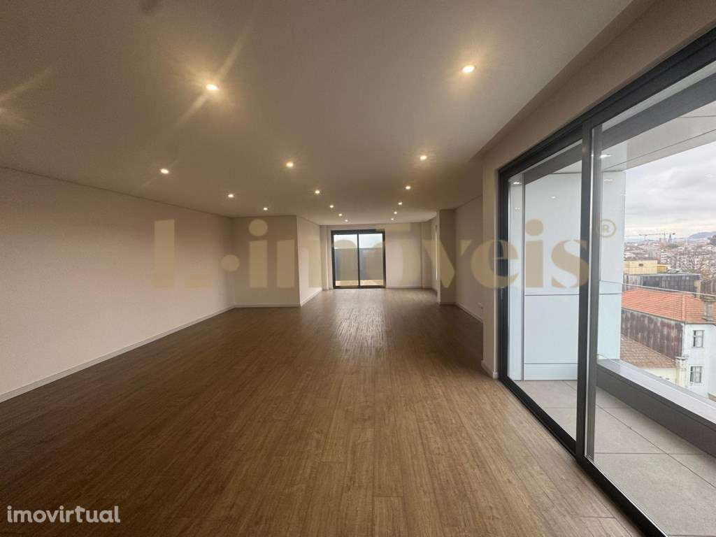 APARTAMENTO T4, NOVO COM TERRAÇO, NA BOAVISTA, PORTO. - Grande imagem: 2/12