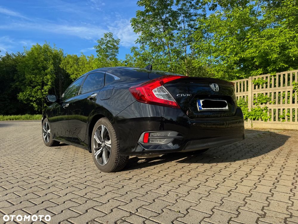 Honda Civic 1.5 T Executive - 11