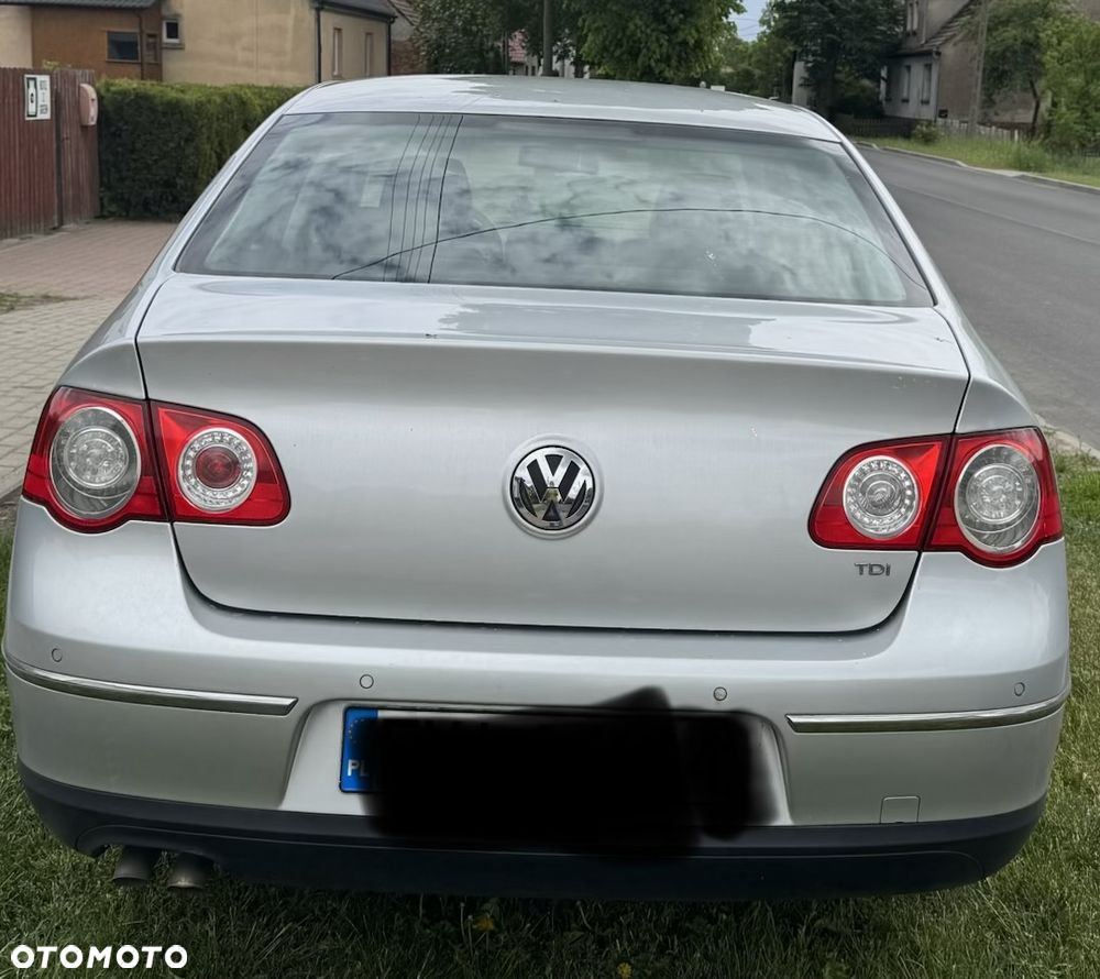 Volkswagen Passat 1.9 TDI Comfortline - 4