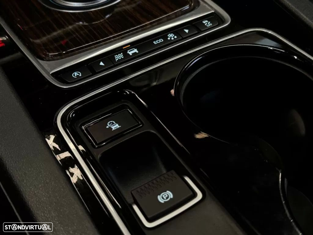 Jaguar F-Pace - 36