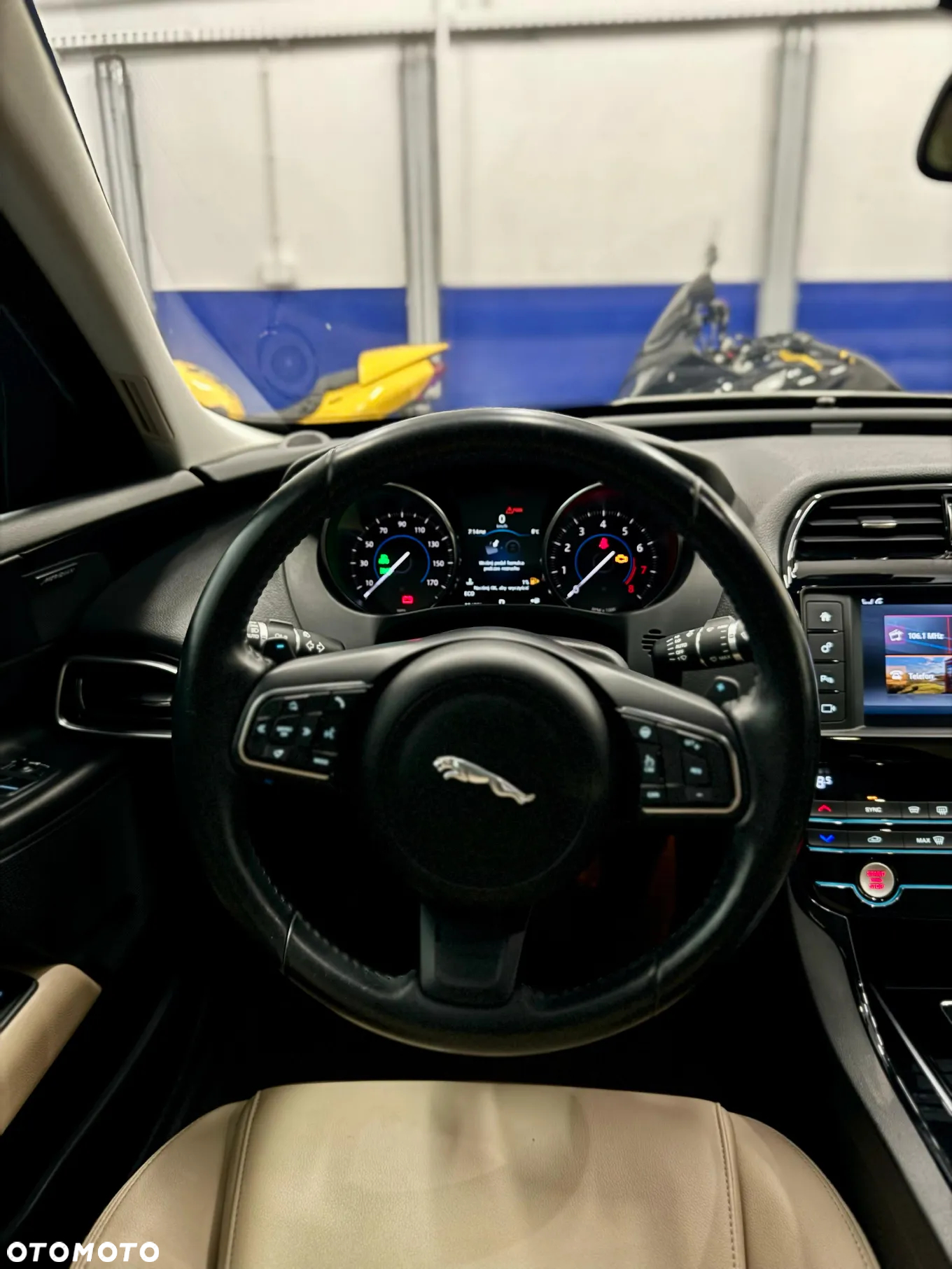 Jaguar XE 2.0 P250 HSE - 20