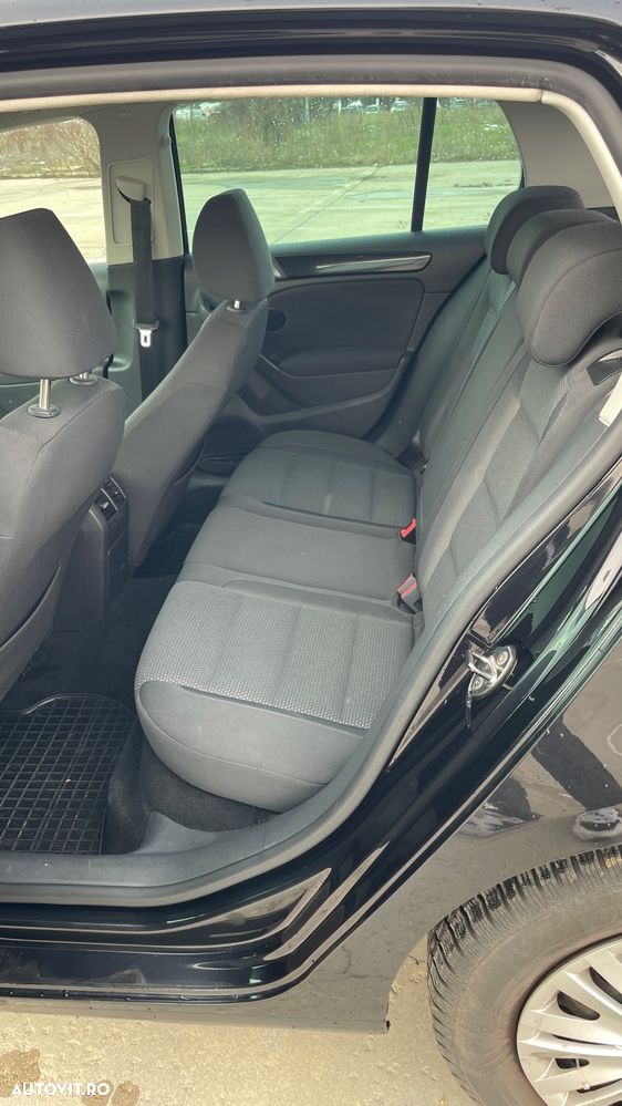 Volkswagen Golf - 10