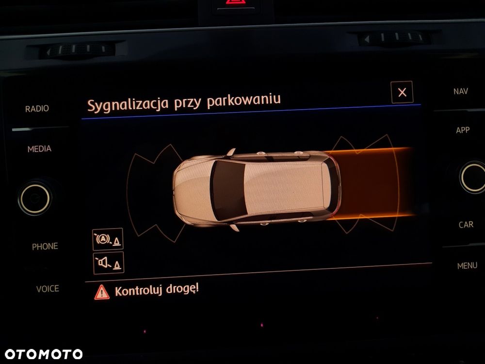 Volkswagen Golf 1.4 TSI (BlueMotion Technology) DSG Highline - 35