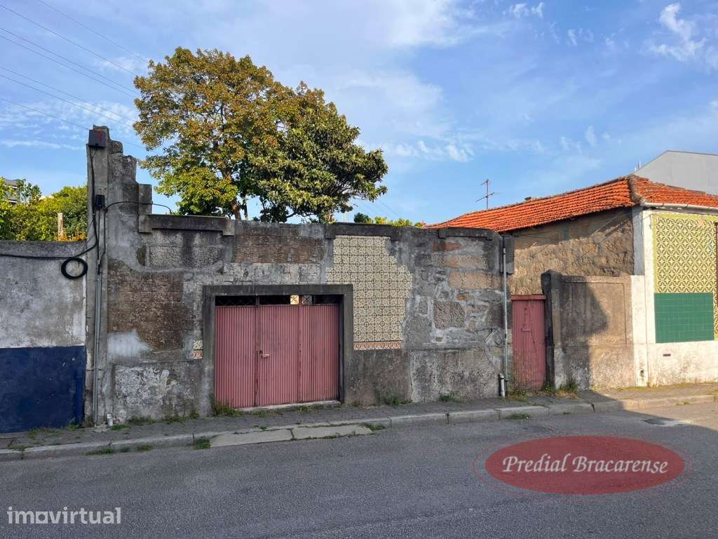 Casa em ruínas em Santa Marinha, em Gaia. - Grande imagem: 4/6
