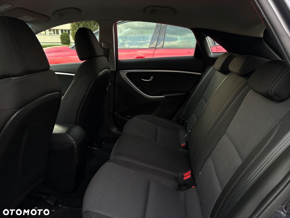 Hyundai i30 blue 1.6 CRDi Passion - 37