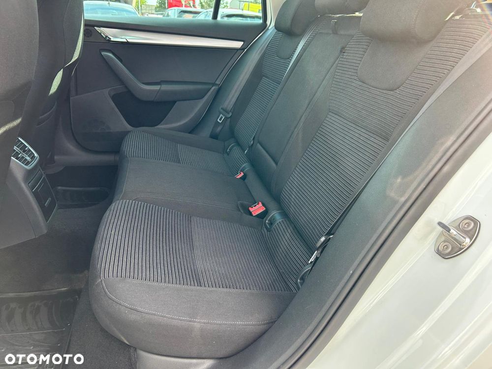 Skoda Octavia 2.0 TDI Elegance DSG - 17