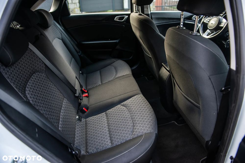 Kia Ceed - 24