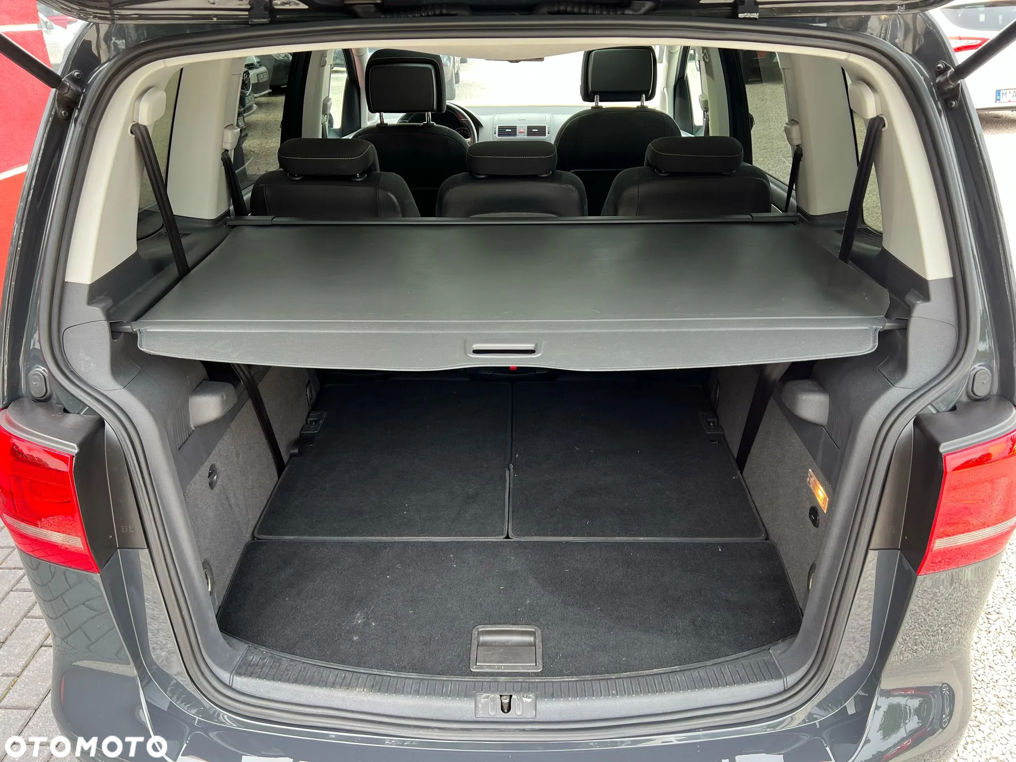 Volkswagen Touran 1.6 TDI DPF DSG Cup - 31