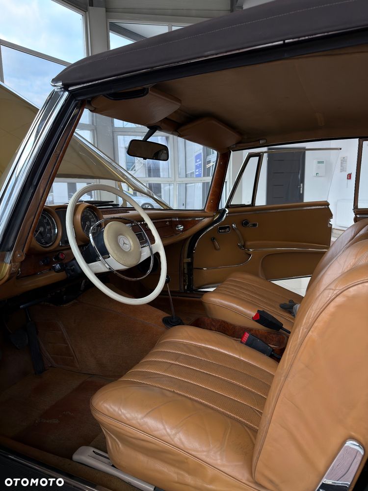 Mercedes-Benz 280 - 17