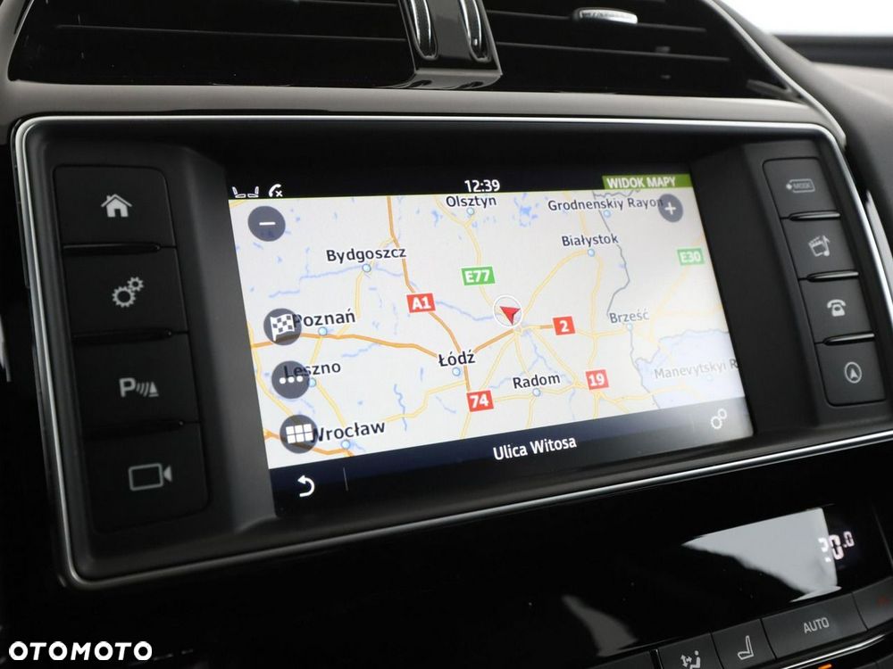 Jaguar XE 20d R-Sport - 26