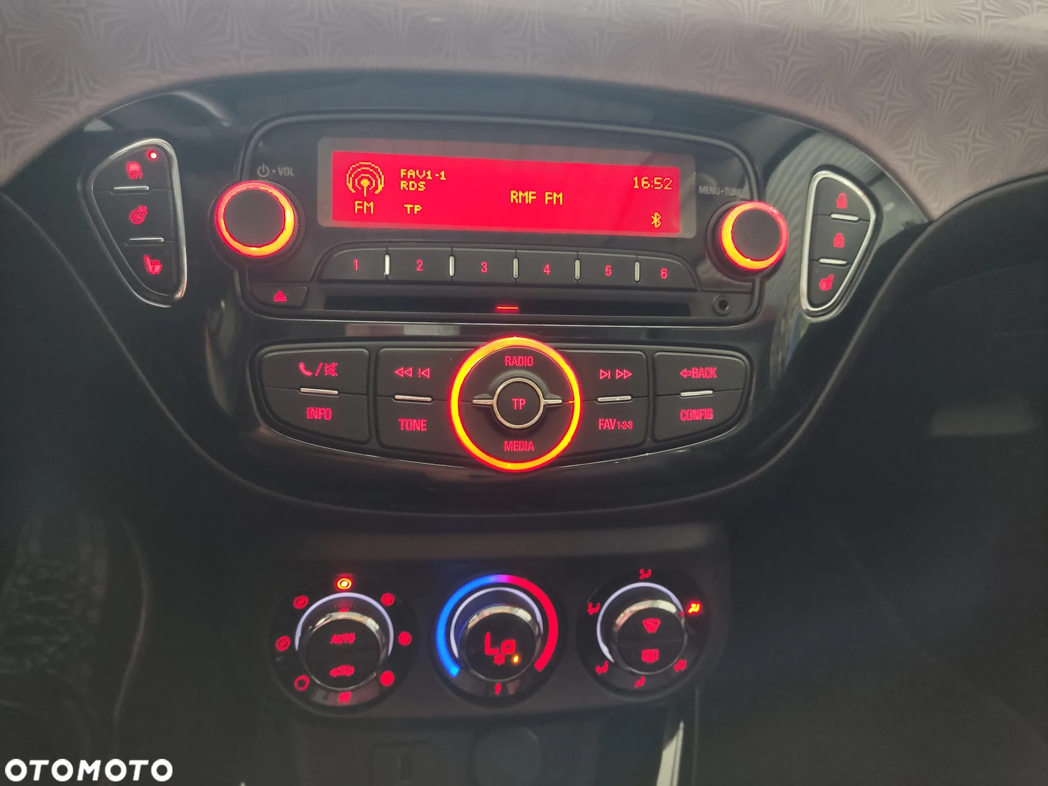 Opel Adam 1.2 White Link - 27