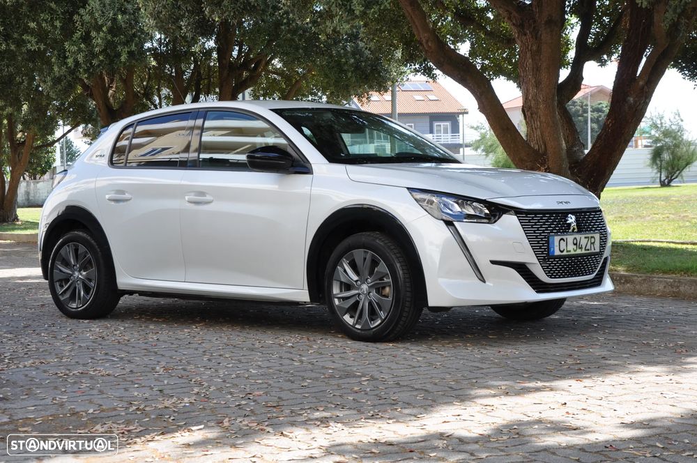 Peugeot e-208 E-Style - 12