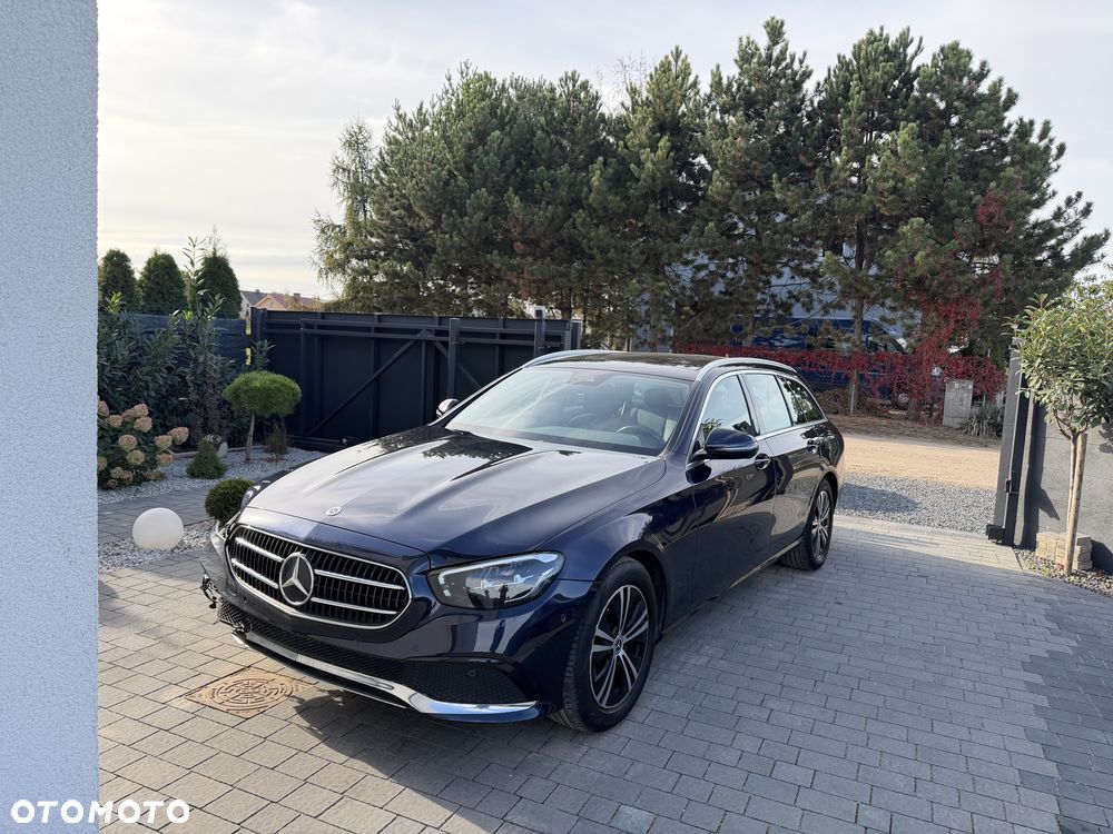 Mercedes-Benz E-Class 2022 photo 2